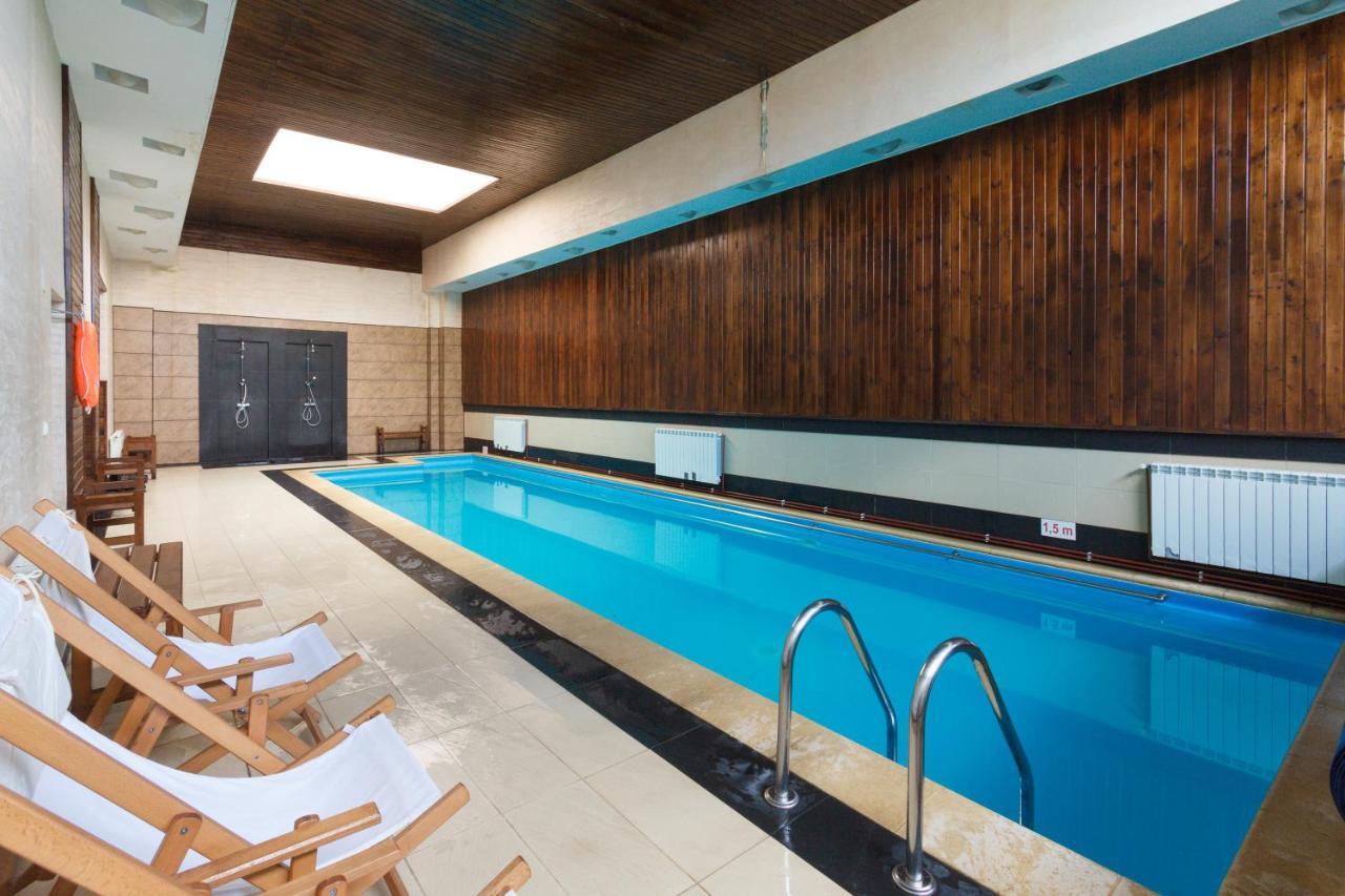 Ymy Hotels Zsilvásárhely Kültér fotó