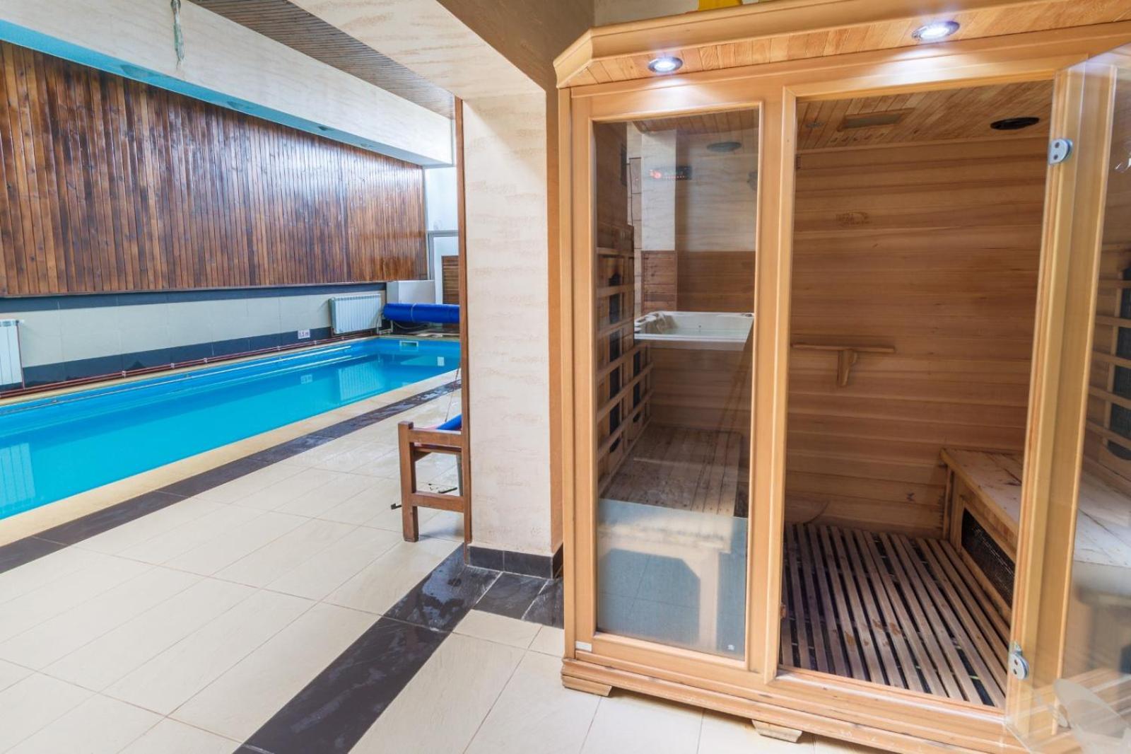 Ymy Hotels Zsilvásárhely Kültér fotó