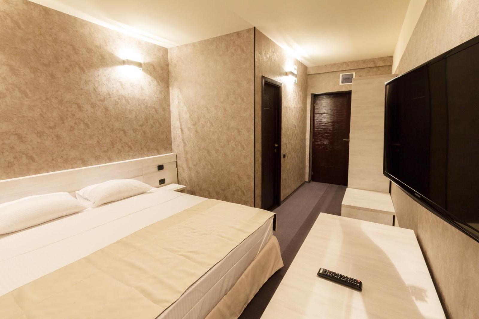 Ymy Hotels Zsilvásárhely Kültér fotó