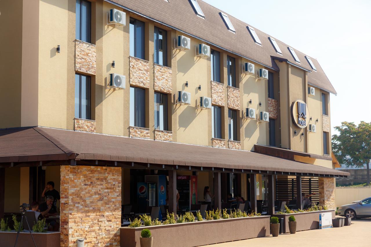 Ymy Hotels Zsilvásárhely Kültér fotó