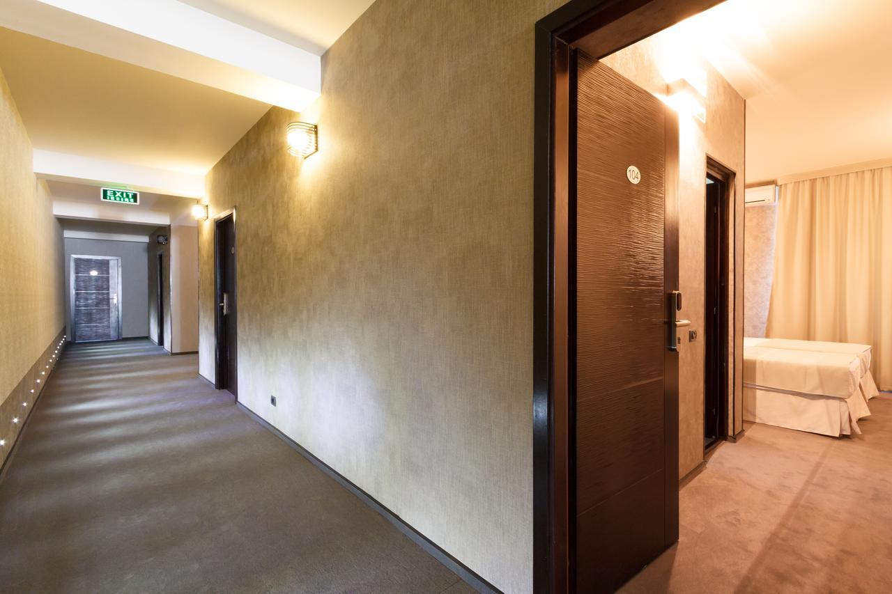 Ymy Hotels Zsilvásárhely Kültér fotó