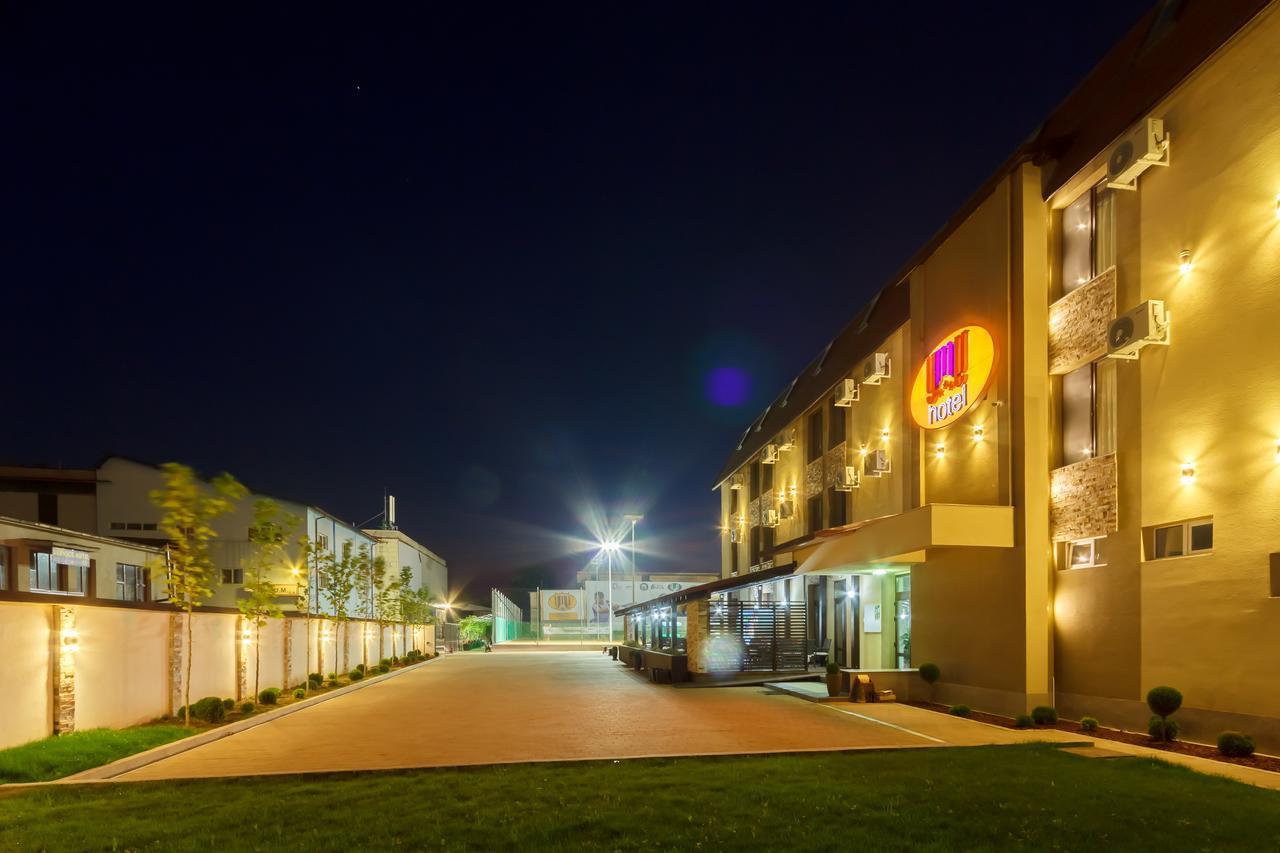 Ymy Hotels Zsilvásárhely Kültér fotó