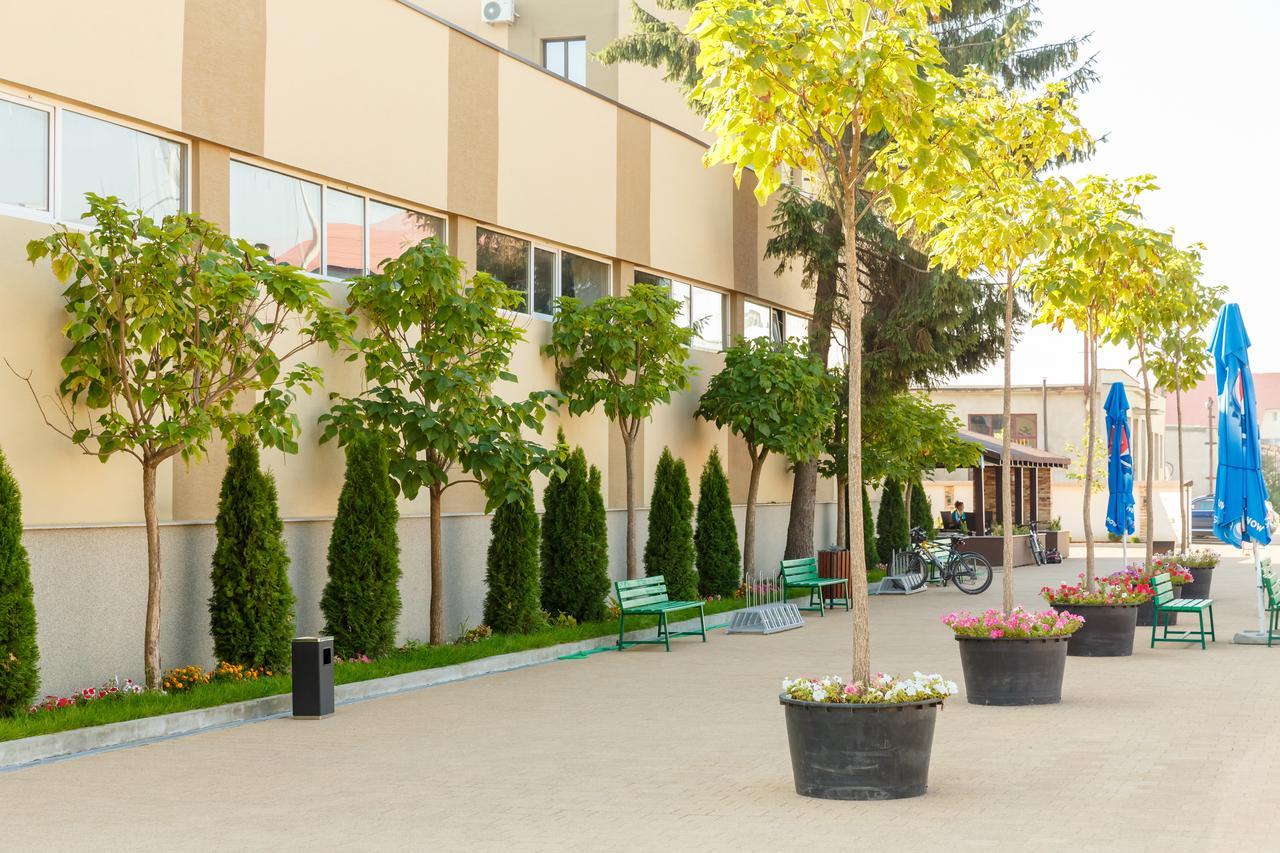Ymy Hotels Zsilvásárhely Kültér fotó